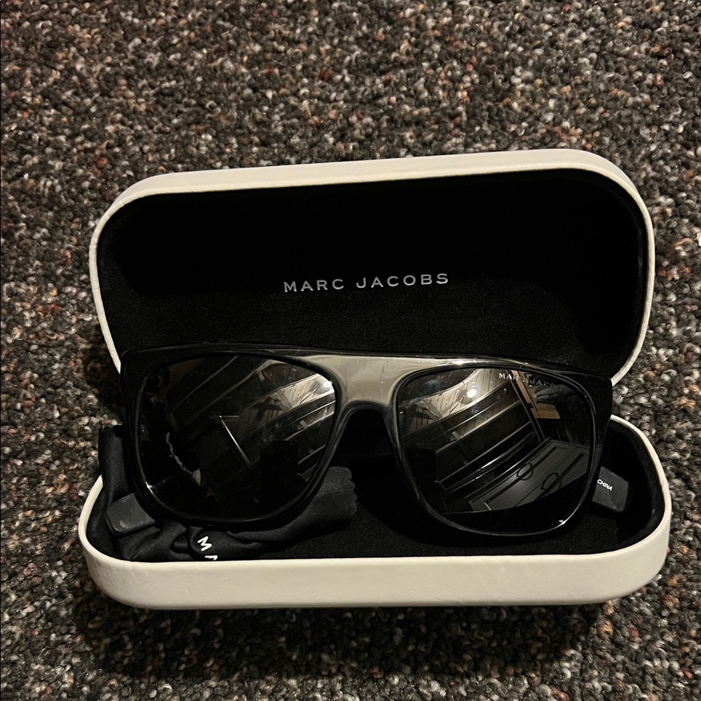 Marc Jacobs Sleek Black Eyewear
